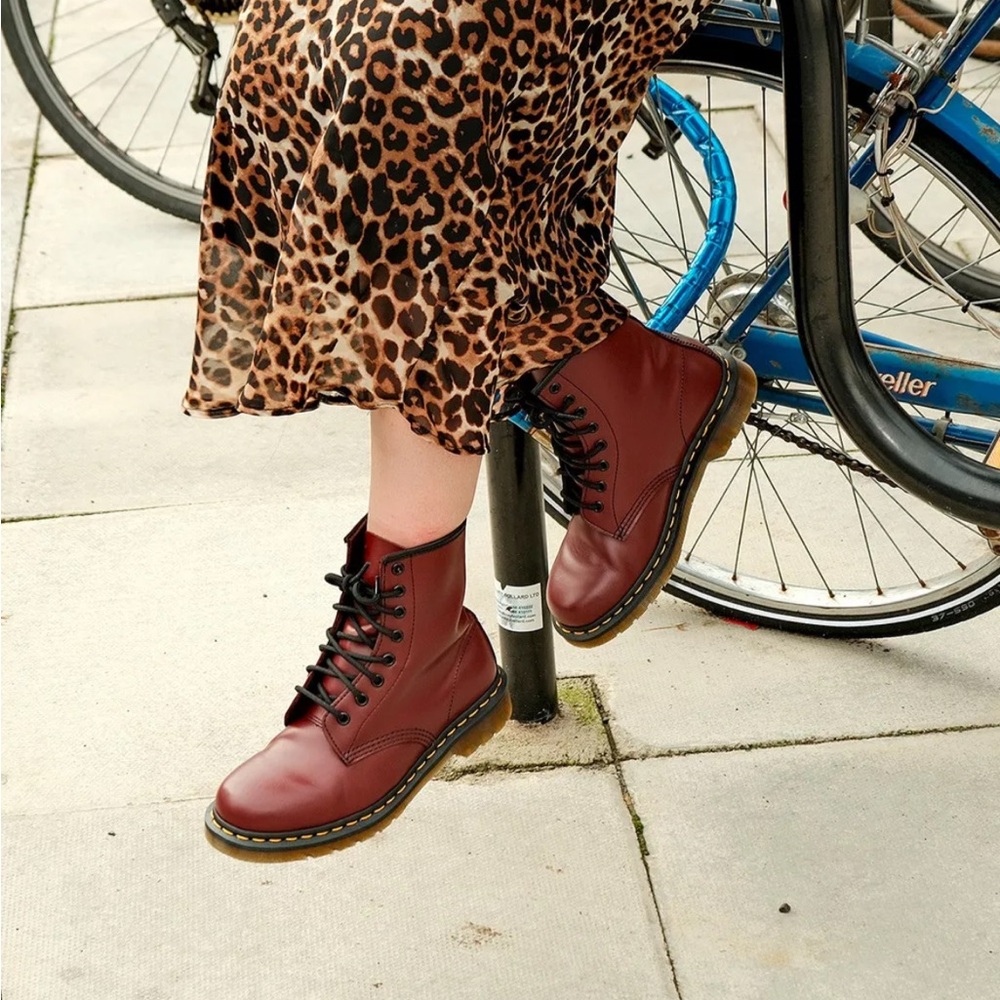 1460 SMOOTH LEATHER LACE UP BOOTS + MARL LACES